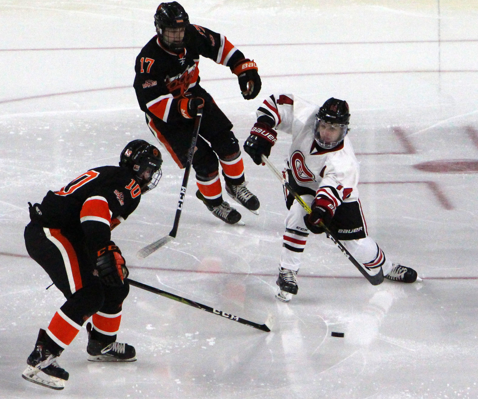 Chi-Hi boys hockey vs Verona at Division 1 state semifinals 3-6-20